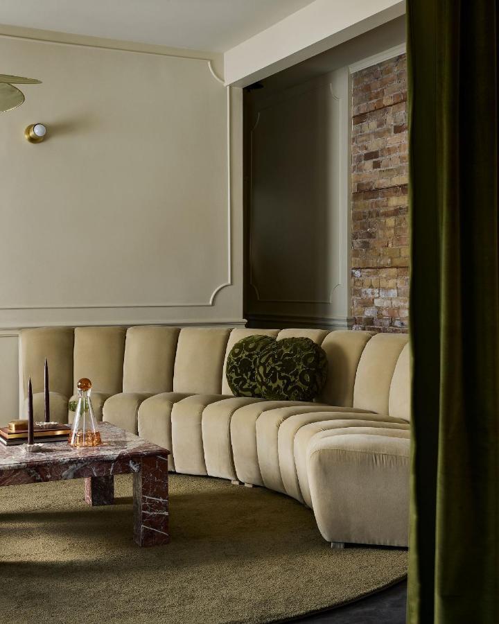 Hotel Julie Stratford Bagian luar foto