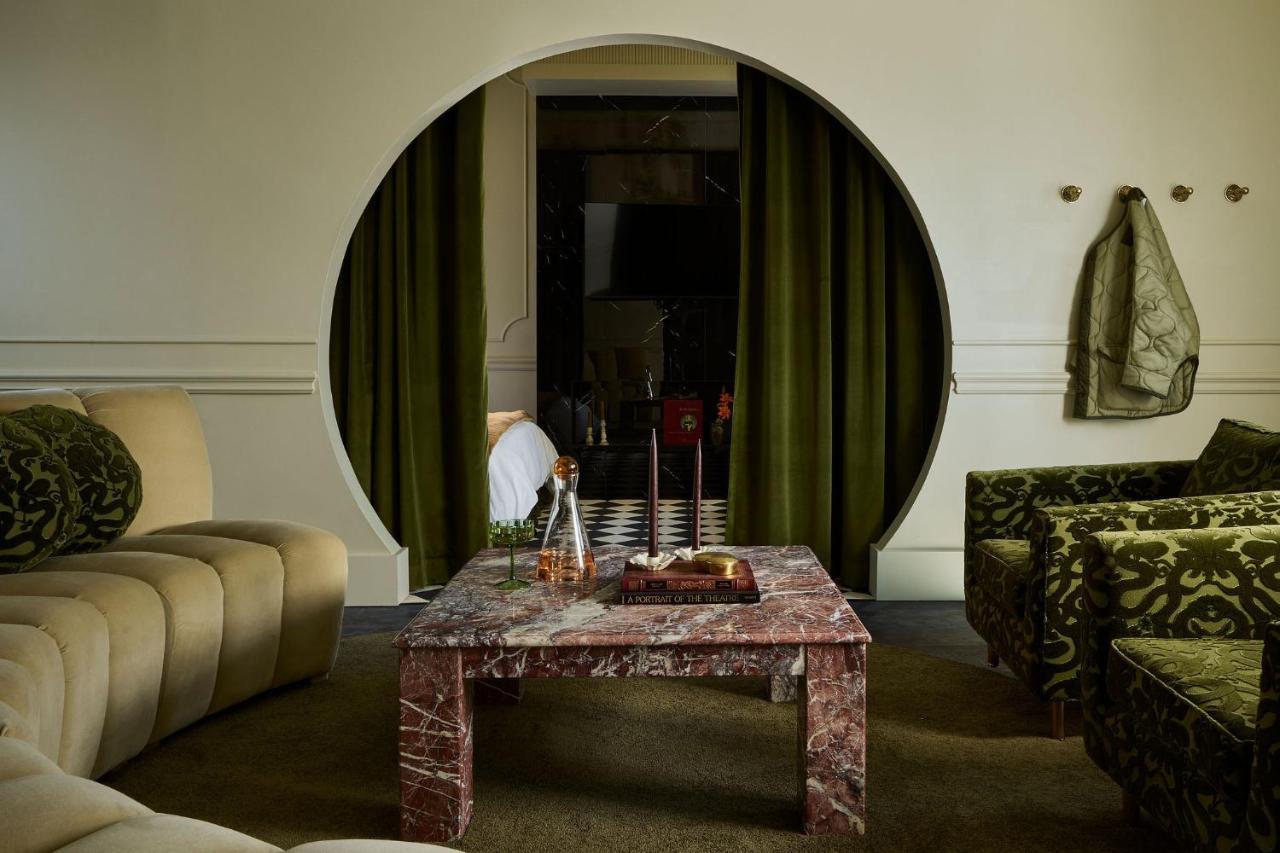 Hotel Julie Stratford Bagian luar foto